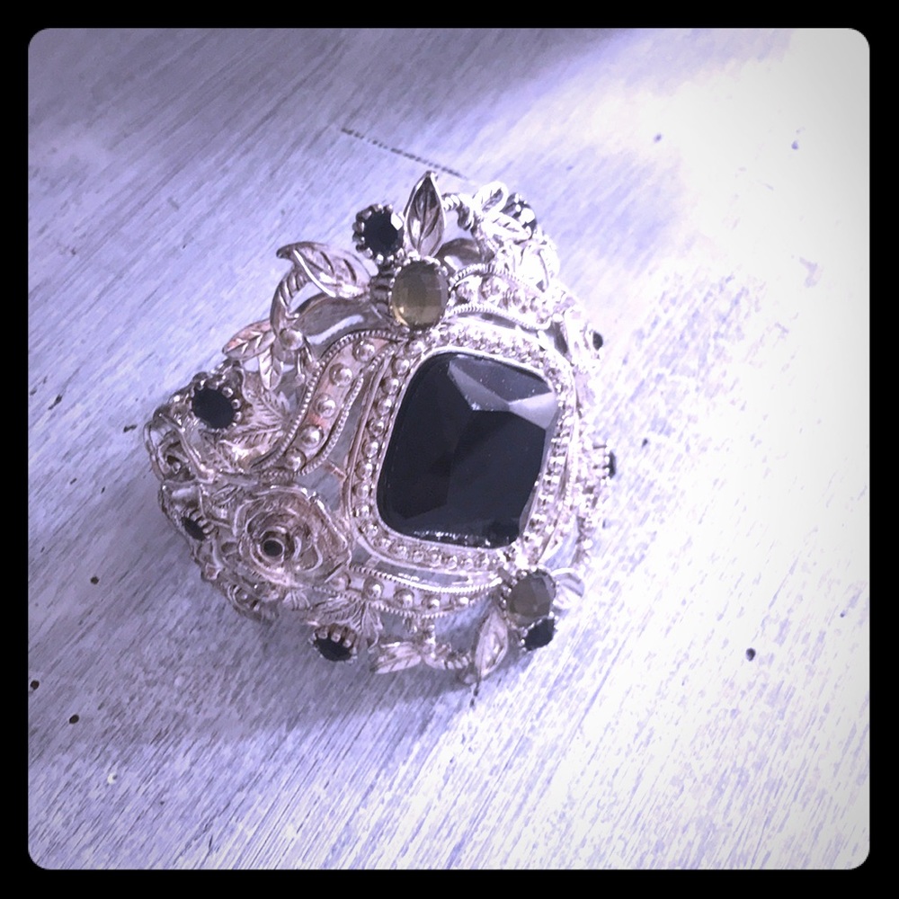 Gorgeous Vintage Style Cuff Bracelet